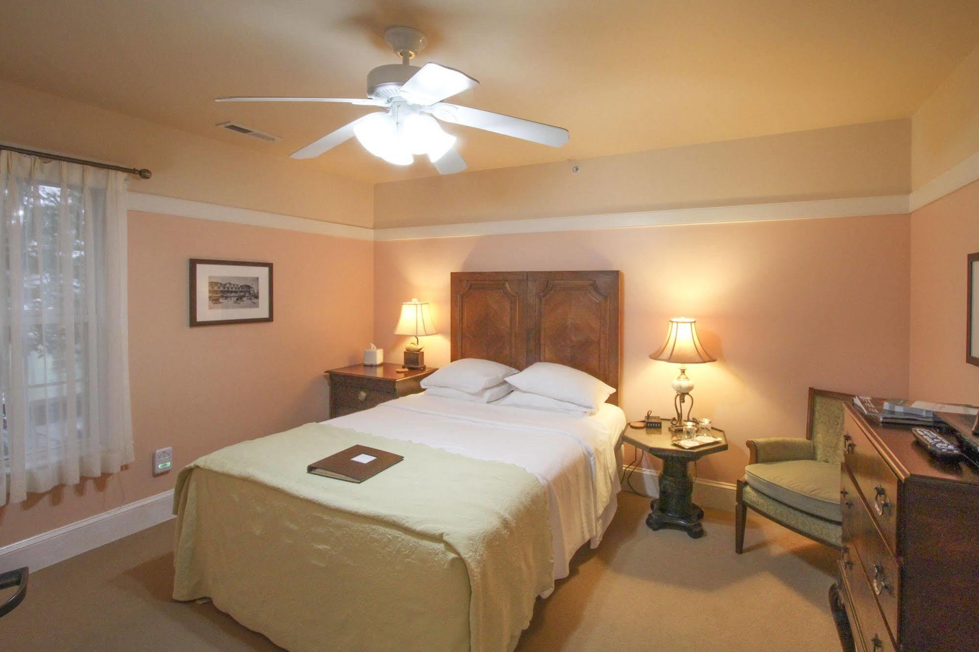 Beach Spa Bed & Breakfast Bed & Breakfast Virginia Beach Exterior photo